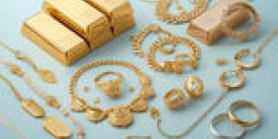 ادامه سقوط قیمت‌ها در بازار طلا | سکه 9 میلیون پایین آمد | قیمت طلا به ۱۷.۶ میلیون تومان رسید | روند کاهشی با امید به آغاز مذاکرات